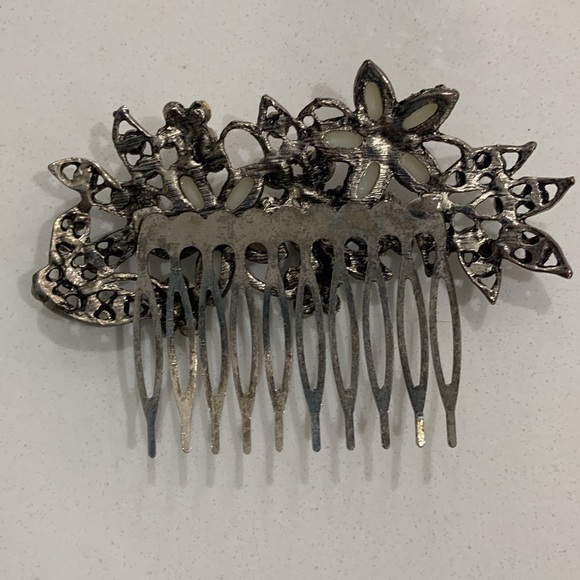 Crystal/Pearl hair pin for wedding - Picture 2 of 3